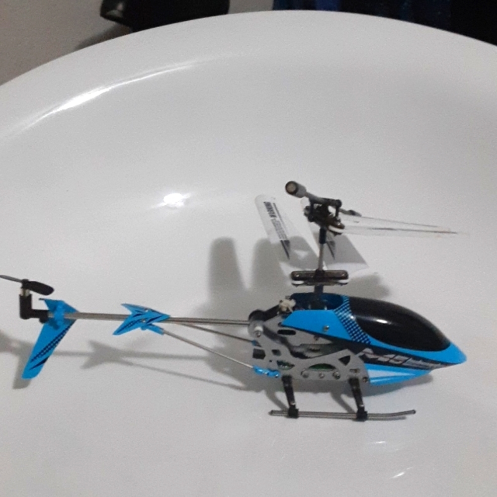 Remote controlled helicopter
